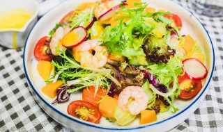 木瓜鲜虾沙拉怎么做（海鲜木瓜沙拉）