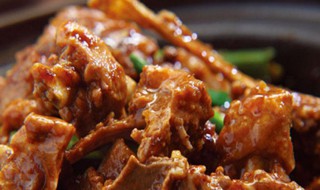 五香鸭块焖杂蔬怎么做（五香焖鸭图片）