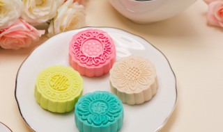 榴莲板栗冰皮月饼怎么做（榴莲板栗冰皮月饼怎么做的）