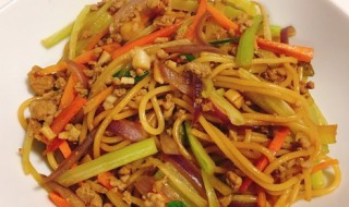 胡萝卜炒面怎么做