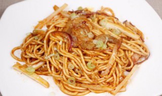 辣白菜炒面怎么做 辣白菜炒面做法