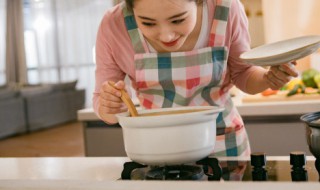 咸鱼蒜段汤怎么做 咸鱼蒜段汤怎么做的