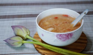 荷叶粥怎么做（冰糖荷叶粥怎么做）