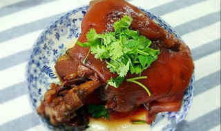 冰糖肘子的做法最正宗的做法 自己做冰糖肘子的方法