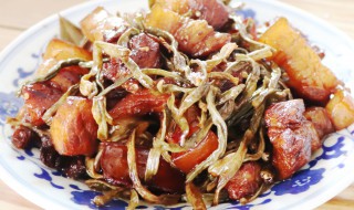 腊猪蹄蒸干豆角怎么做（干豆角焖猪蹄怎么做好吃）
