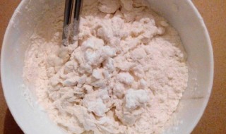 面粉放多水了怎么办（面粉加水加多了）