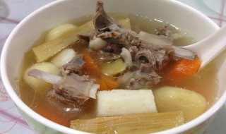 甘蔗红萝卜猪骨怎么做（红萝卜甘蔗煲猪骨）