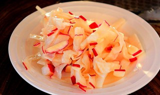 凉拌萝卜片怎么做(凉拌萝卜片怎么做好吃又简单)