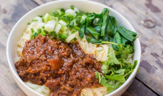 港式炸酱面怎么做 港式炸酱面怎么做才好吃