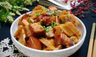 五花肉焖藕的做法(五花肉焖藕的做法视频)