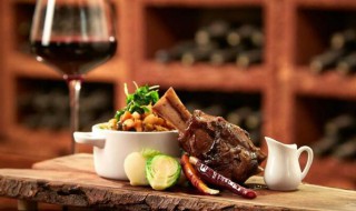 红酒配什么食物（红酒配什么食物最佳）