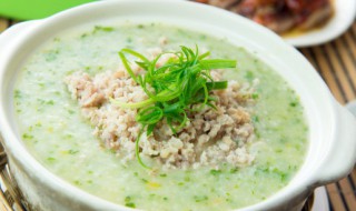 简单的猪肝菠菜粥的做法 猪肝和菠菜煮粥的做法