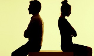 情侣聊天幽默的句子(情侣聊天幽默的句子搞笑)