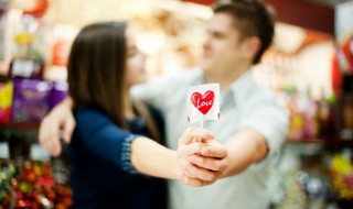 与其深爱不如浅喜是什么意思 深喜浅爱的意思