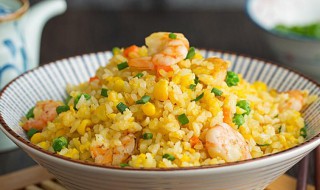 蛋炒饭什么时候放盐（蛋炒饭什么时候放盐好）