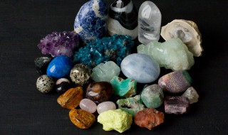 陨石怎么鉴定真假(陨石怎么鉴定真假图片)