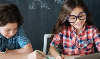 王的拼音怎么写（蒙面歌王的拼音怎么写）