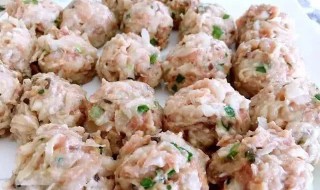 清蒸萝卜素丸子的做法 清蒸萝卜素丸子怎么做