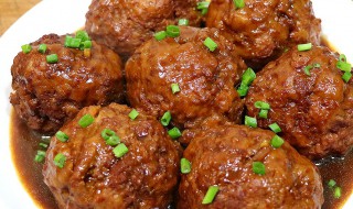 美味红烧狮子头的做法（美食红烧狮子头的做法）