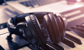 卓玛歌曲原唱歌词 关于卓玛歌曲原唱歌词