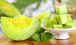 小白瓜怎么挑选好吃的（小白瓜怎么挑选好吃的视频）