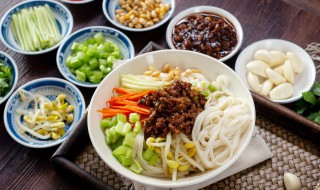 花生炸酱面的做法 花生炸酱面的做法大全家常