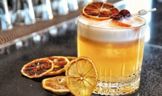 威士忌酸鸡尾酒配方 怎么配威士忌酸鸡尾酒