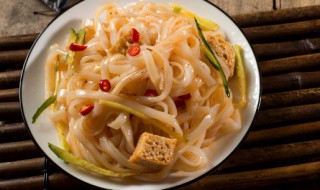 凉皮调料汁最详细的配方（凉皮调料汁最详细配方是什么大料）