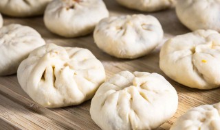 流沙包的馅是什么（包子里的流沙馅是什么做的）