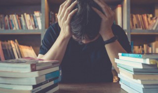 心事重重的意思（心事重重的意思解释）