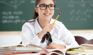 锄地是什么意思（梦见别人锄地是什么意思）