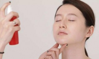 化妆之前脸部要涂些什么 化妆之前脸部要涂些什么呢