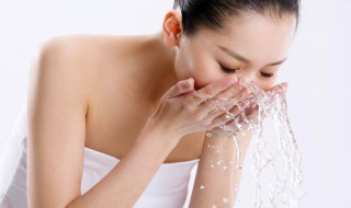 护肤产品里面的酒精起什么作用 护肤品里有酒精起什么作用