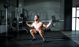 运动员举重是平移还是旋转（运动员举重是平移还是旋转的现象）