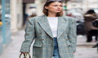 格子西装外套下身搭配(格子西装外套内搭什么)
