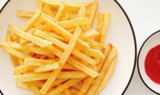 炸薯条不用冷冻的做法（炸薯条不用冷冻的做法使薯条又香又脆）