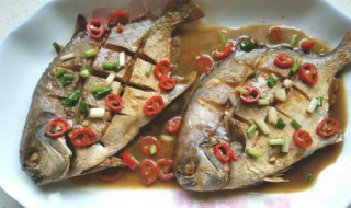 鲳鱼搭配什么蔬菜 鲳鱼搭配什么蔬菜最好吃