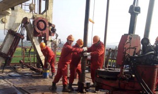 海里怎么取石油 石油是从海里挖出来的吗?