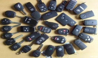 凯美瑞钥匙锁车里了怎么办 凯美瑞钥匙放车里锁住怎么办