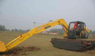 挖掘机挖河道怎么挖（挖掘机挖河怎么干）