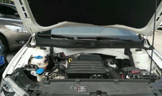 大众朗逸发动机滤芯怎么换（大众朗逸汽油滤芯怎么换）