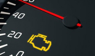 审完车发动机故障灯亮了（车辆年审故障灯出来怎么消除）