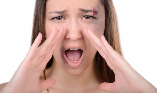 美白精华可以和芦荟胶一起使用吗（美白产品可以和芦荟胶一起用吗）