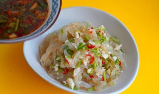 凉拌海蜇丝需要焯水多长时间 凉拌海蜇丝需要焯水多长时间才能吃