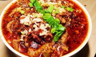 水煮肉片用什么菜垫底（水煮肉片可以用哪些菜垫底）