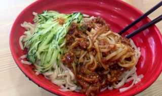 韩国炸酱面怎么做好吃（韩国炸酱面怎么做好吃又简单）