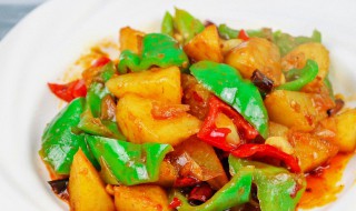 红烧土豆怎么做好吃（鸡腿红烧土豆怎么做好吃）