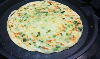 家常葱花饼怎么做好吃（家常葱花饼怎么做好吃视频）