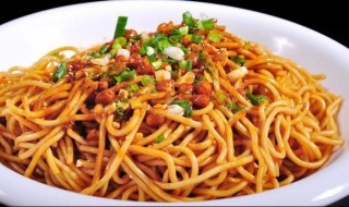 热干面的家常做法（热干面的家常做法及配料）