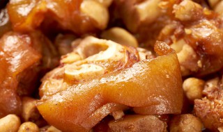 黄花莱煲猪脚怎么做（猪脚煲黄花菜还要放什么好一点）